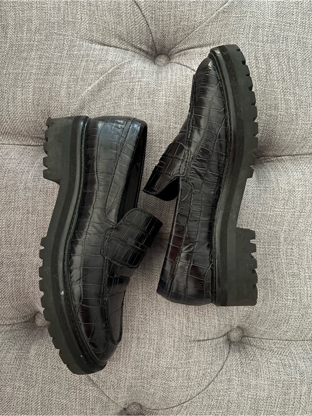 Everlane Black Croc-Embossed Lug Sole Loafers - Picture 6 of 10